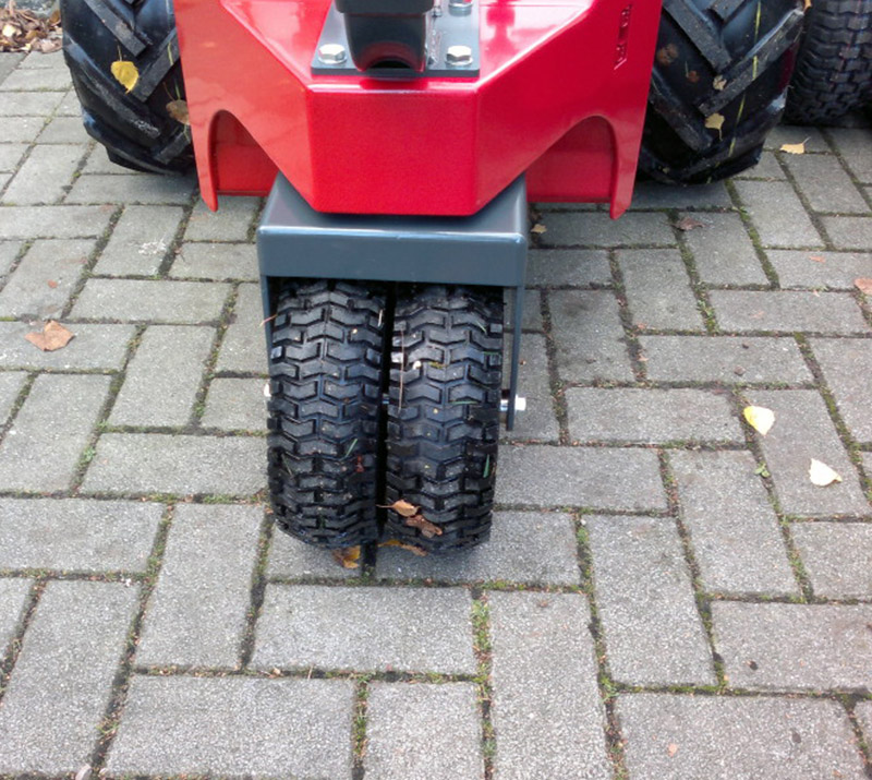 roues pivotantes avec deux roues gonflables pour tracteur pousseur